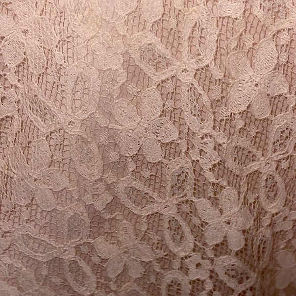 Pale pink lace dress - Picture 2 of 2